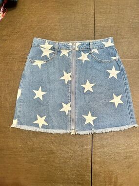 Le Lis Light Blue Denim Star Zip-Front Mini Skirt